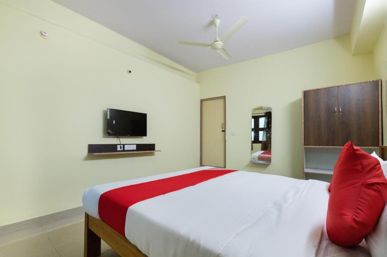 Oyo Kalpataru Lodge Hunsur Buitenkant foto